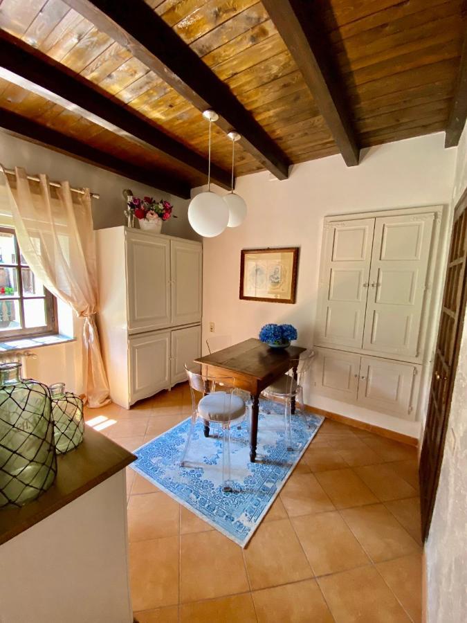 Ancienne Maisonnette Apartment *